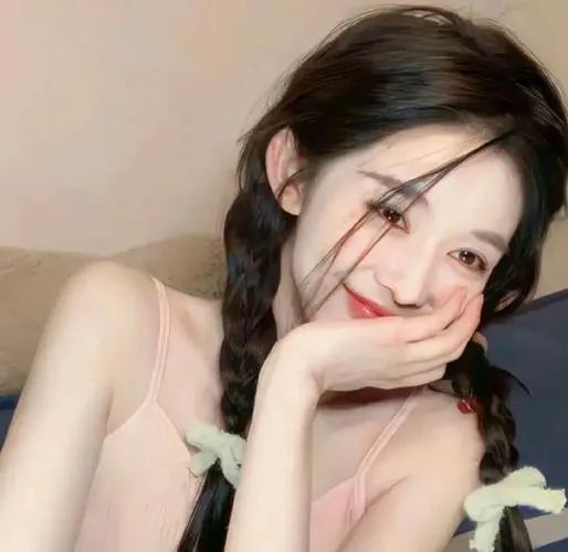 拥抱星星的月亮